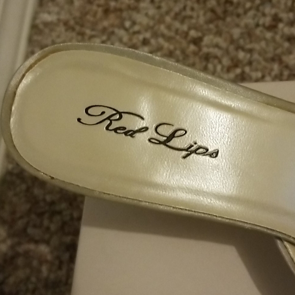 Beautiful slip on beaded heels - Picture 5 of 5